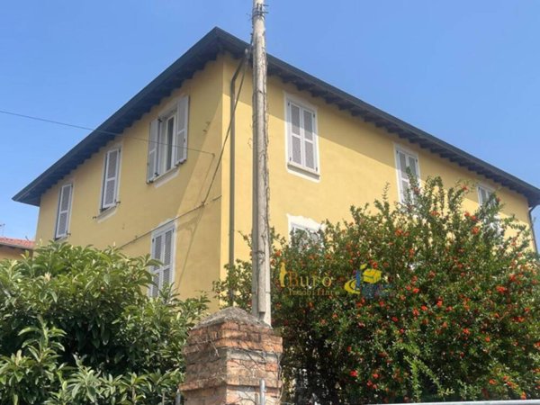 casa indipendente in vendita a Parma in zona Centro Storico