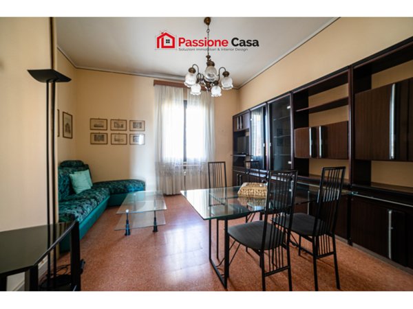 appartamento in vendita a Parma in zona Centro Storico