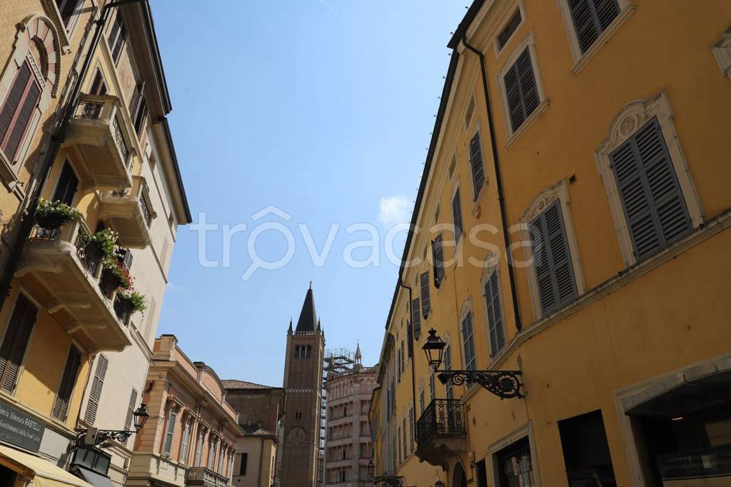 appartamento in vendita a Parma in zona Centro Storico