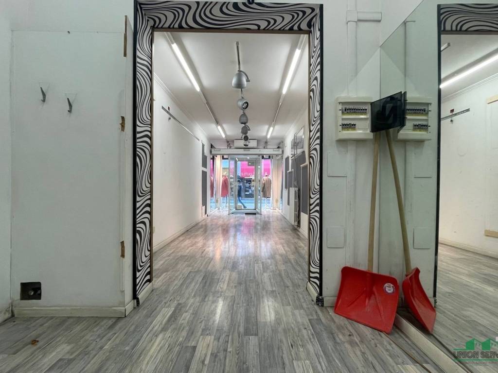 negozio in vendita a Parma in zona Centro Storico