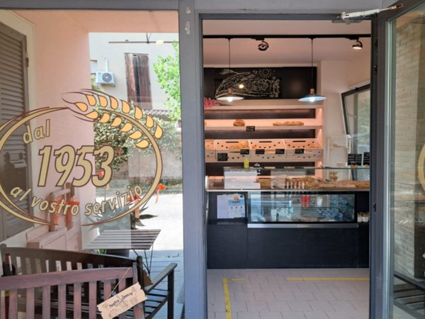 negozio in vendita a Parma in zona Vigatto