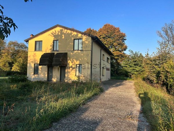 casa indipendente in vendita a Parma in zona Centro Storico