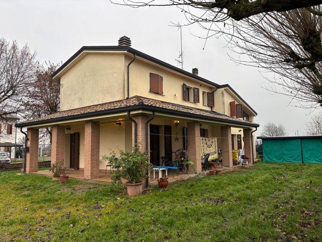 casa indipendente in vendita a Parma in zona Corcagnano