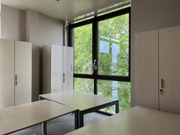 ufficio in vendita a Parma in zona Crocetta