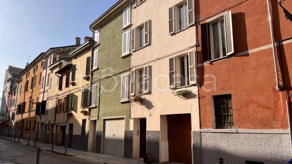 appartamento in vendita a Parma in zona Oltretorrente
