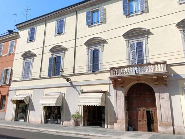 appartamento in vendita a Parma in zona Centro Storico