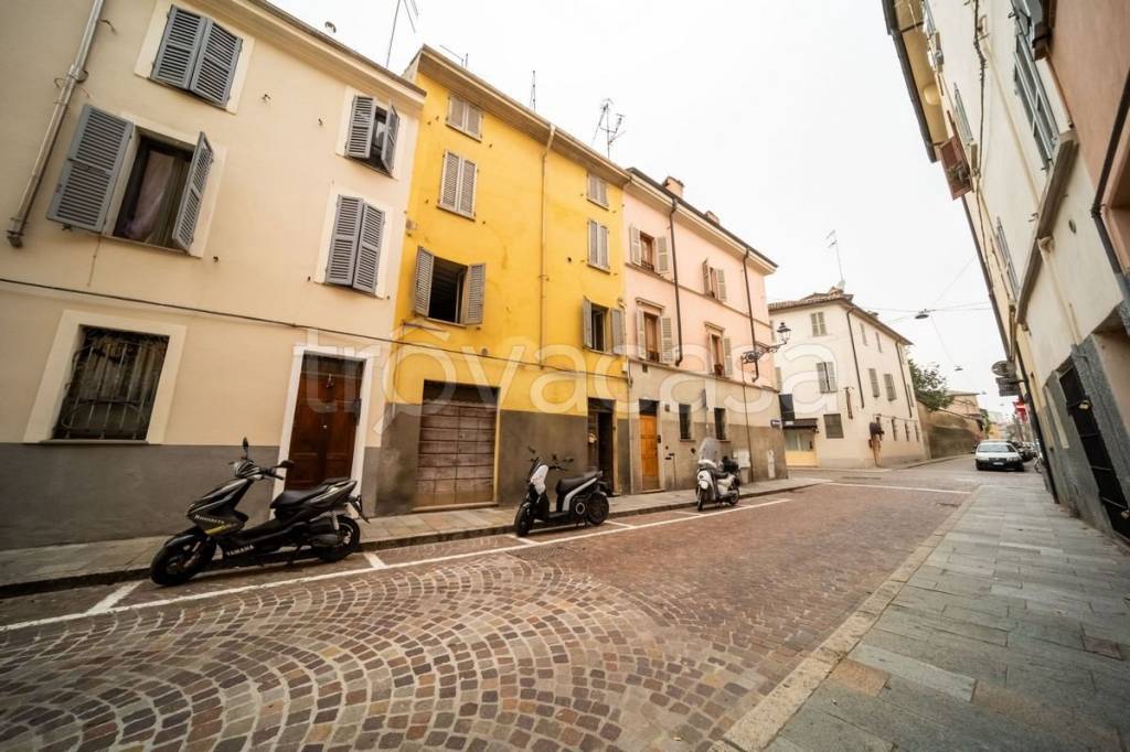 casa indipendente in vendita a Parma in zona Centro Storico