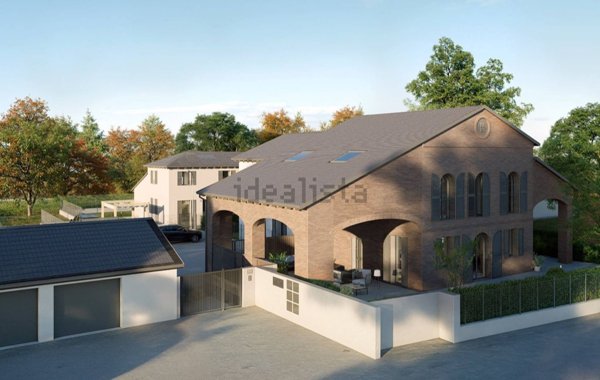 esavano in vendita a Parma in zona Centro Storico