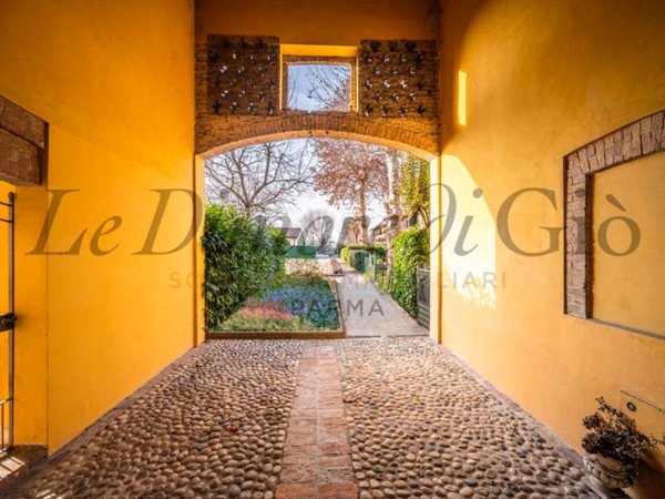 casa indipendente in vendita a Parma