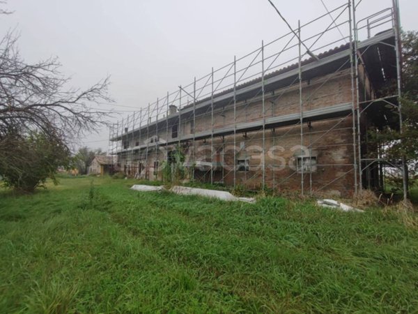 casa indipendente in vendita a Parma in zona Fognano