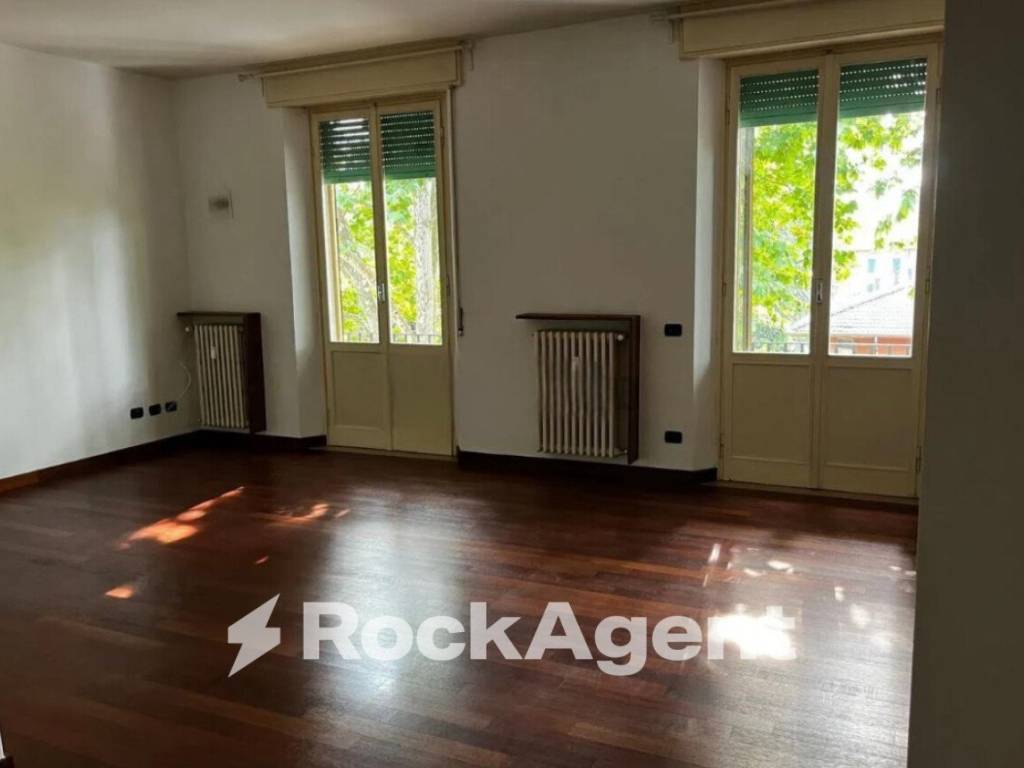 appartamento in vendita a Parma in zona Cittadella