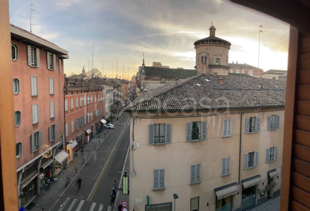 appartamento in vendita a Parma in zona Centro Storico