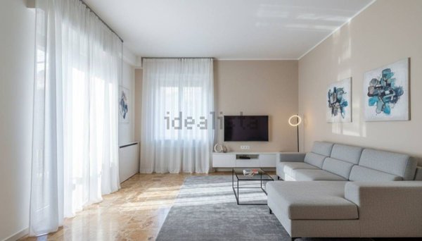 appartamento in vendita a Parma in zona Crocetta