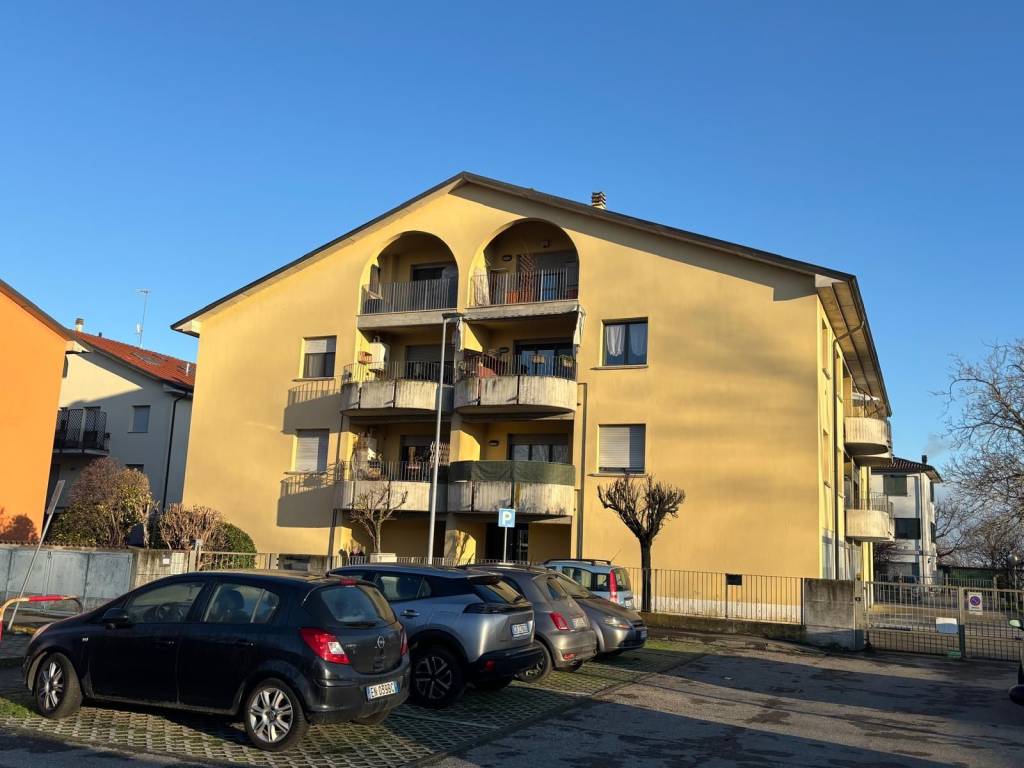 appartamento in vendita a Parma in zona Cervara