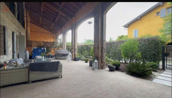 casa indipendente in vendita a Parma in zona Centro Storico