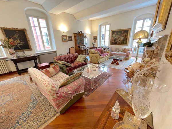 appartamento in vendita a Parma in zona Centro Storico