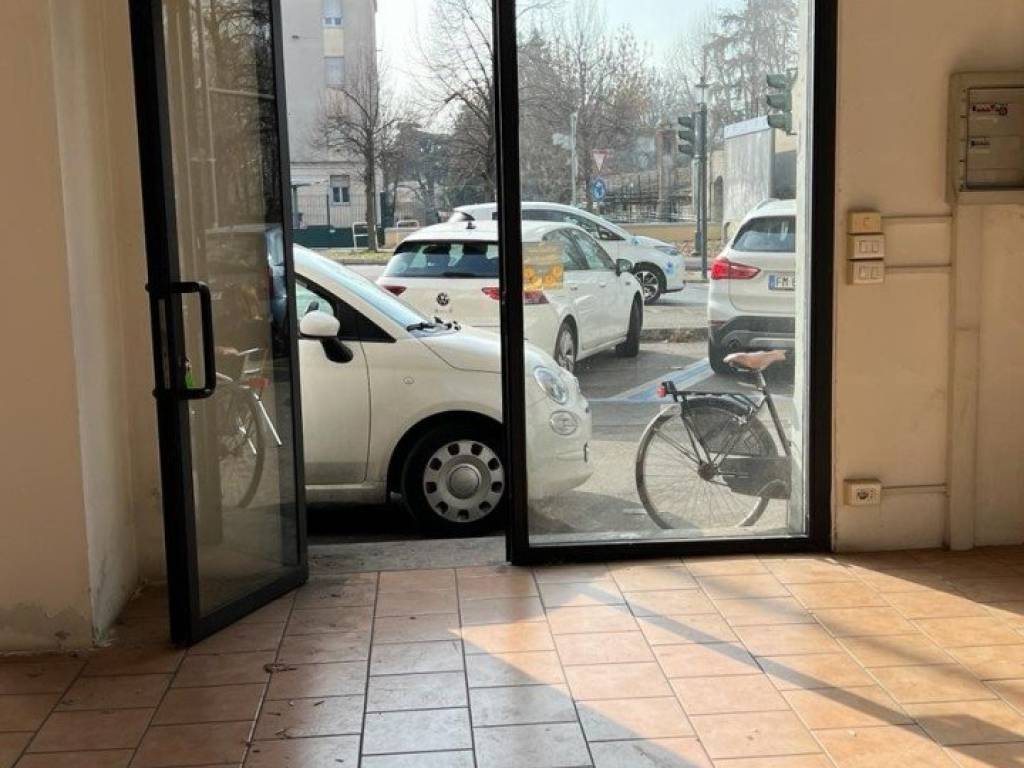 negozio in vendita a Parma in zona Pablo