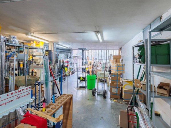 ufficio in vendita a Parma in zona Montanara