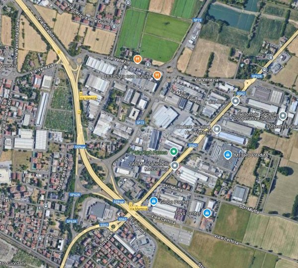 locale commerciale in vendita a Parma in zona San Martino / Paradigna