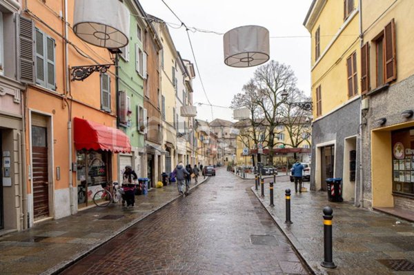 negozio in vendita a Parma in zona Oltretorrente
