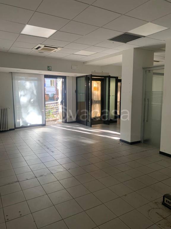 negozio in vendita a Parma in zona Montanara