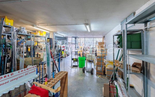 ufficio in vendita a Parma in zona Montanara