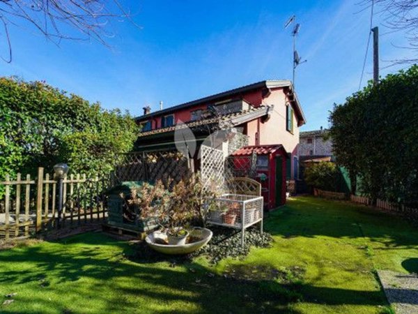 appartamento in vendita a Parma in zona Vicofertile