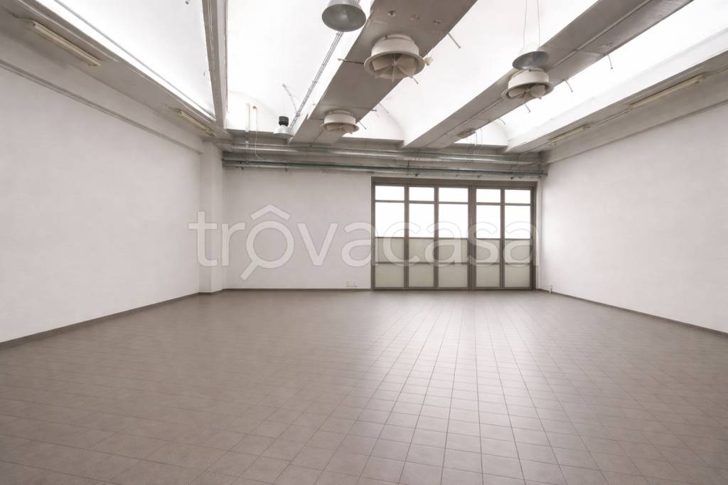 locale commerciale in vendita a Parma in zona Pablo