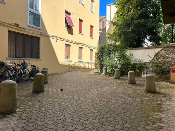 locale di sgombero in vendita a Parma
