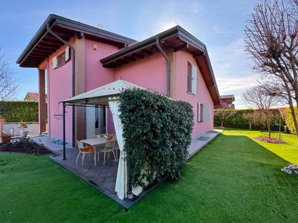 casa indipendente in vendita a Parma in zona Pablo