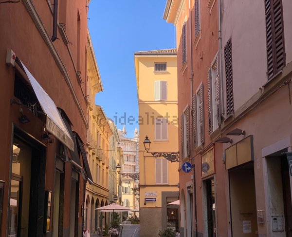 appartamento in vendita a Parma in zona Centro Storico