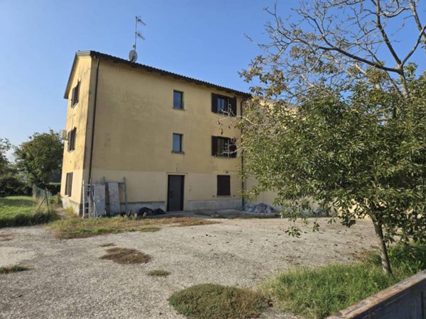 appartamento in vendita a Parma in zona Vicofertile