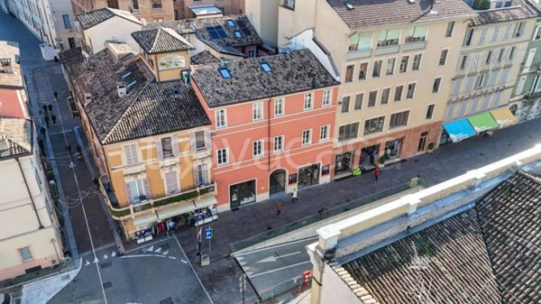 appartamento in vendita a Parma in zona Centro Storico