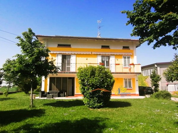 casa indipendente in vendita a Parma
