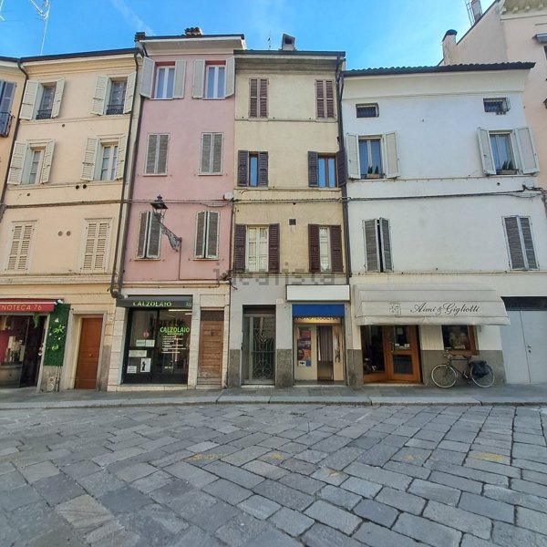 locale di sgombero in vendita a Parma