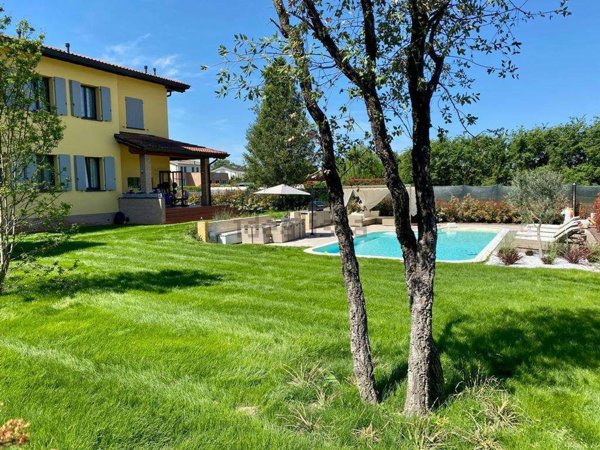 casa indipendente in vendita a Parma in zona Botteghino