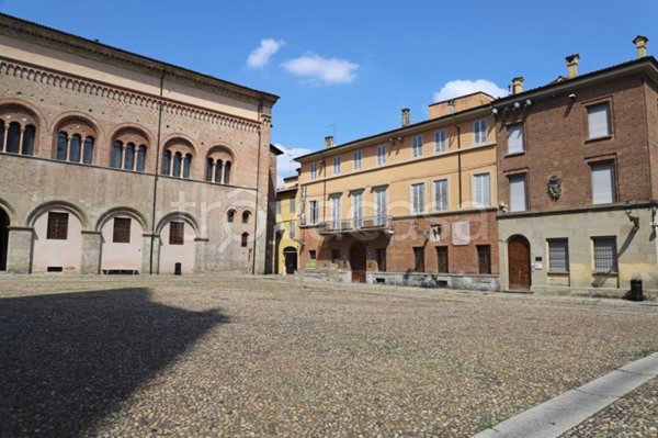 casa indipendente in vendita a Parma in zona Centro Storico