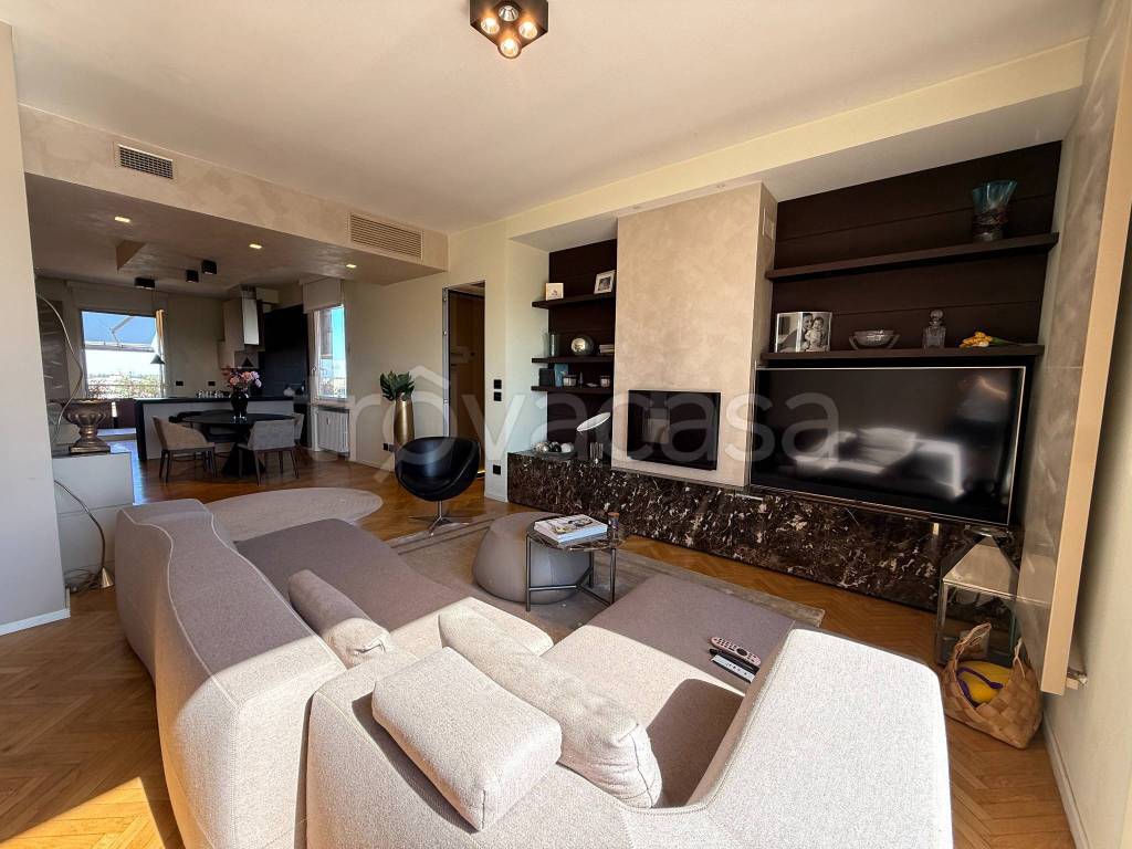 appartamento in vendita a Parma in zona Centro Storico