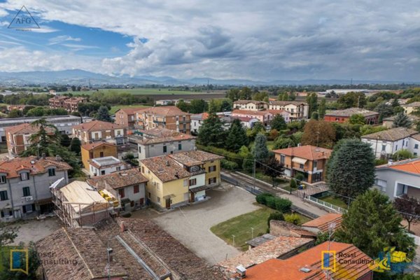 casa indipendente in vendita a Parma in zona Corcagnano