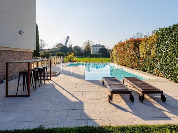 casa indipendente in vendita a Parma in zona Mariano