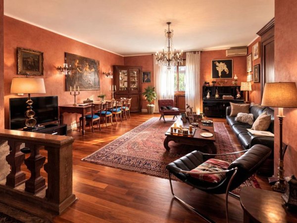 appartamento in vendita a Parma in zona Centro Storico