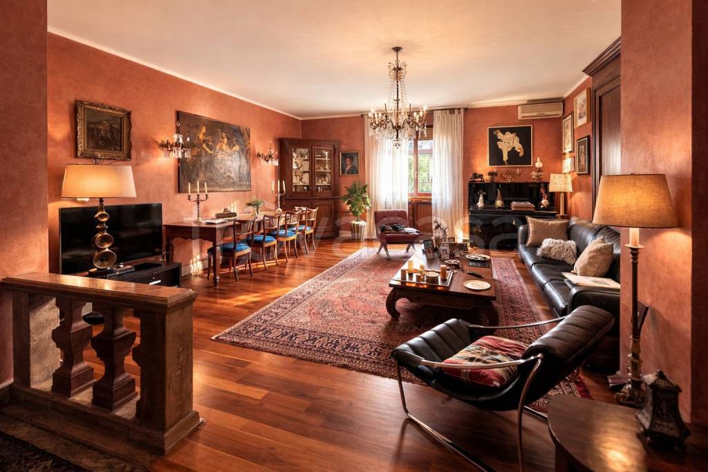 appartamento in vendita a Parma in zona Centro Storico