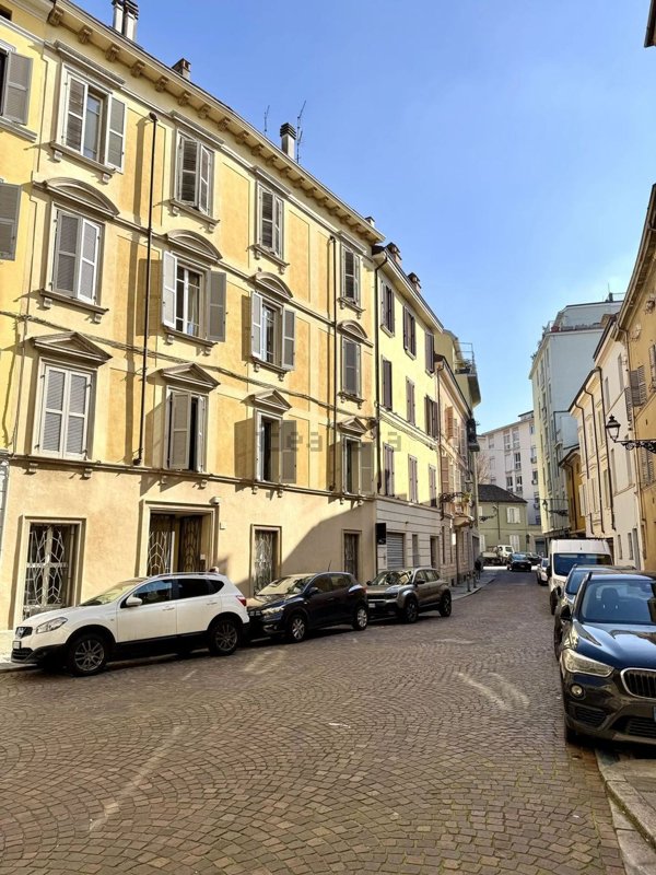 appartamento in vendita a Parma in zona Centro Storico