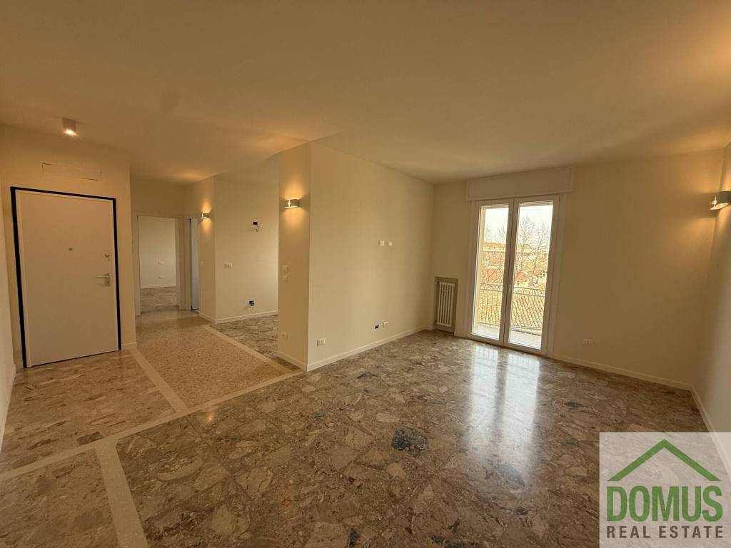 appartamento in vendita a Parma in zona Oltretorrente