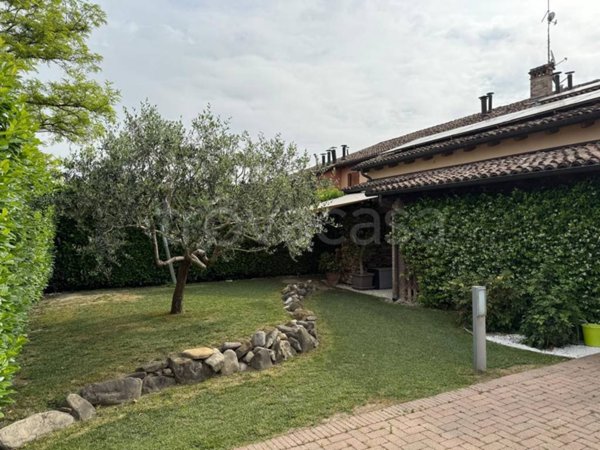casa indipendente in vendita a Parma in zona Vicofertile