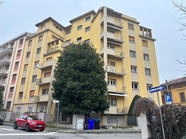 appartamento in vendita a Parma in zona Centro Storico