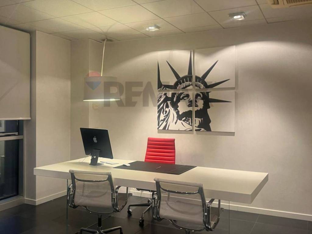 ufficio in vendita a Parma in zona Cittadella