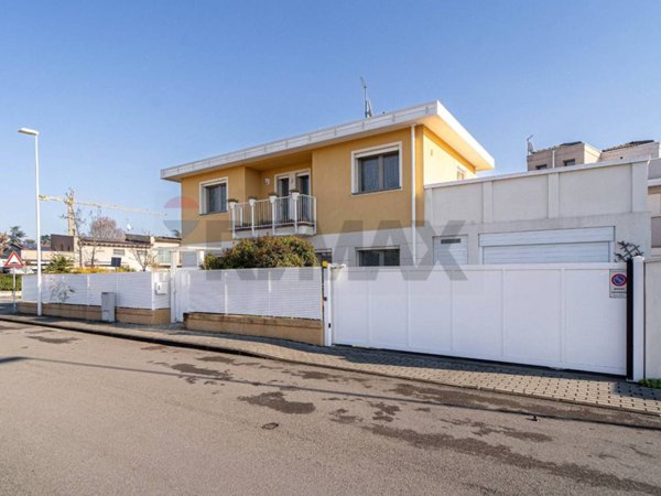 casa indipendente in vendita a Parma in zona Vicofertile