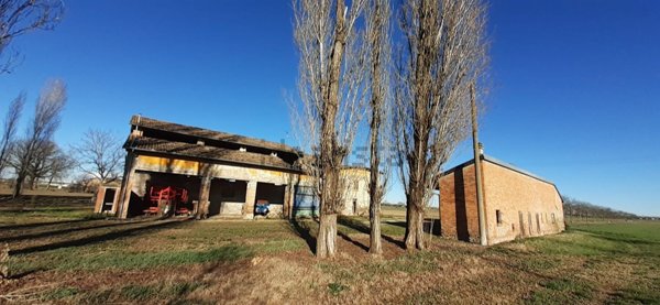 casale in vendita a Parma in zona Pilastrello