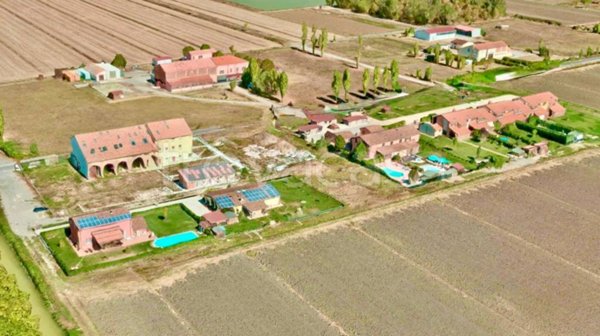 casa indipendente in vendita a Parma in zona San Martino / Paradigna